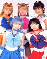 Смотреть Pretty Guardian Sailor Moon онлайн бесплатно.